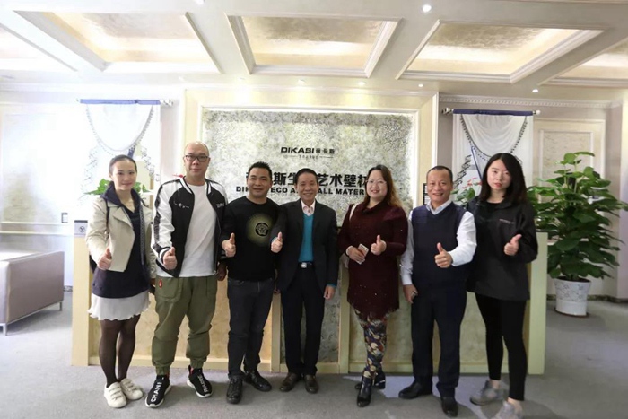 熱烈歡迎順德涂料商會(huì)老會(huì)長(zhǎng)胡景釗、順德設(shè)計(jì)師協(xié)會(huì)會(huì)長(zhǎng)吳秋紅蒞臨帝卡斯參觀指導(dǎo)工作！